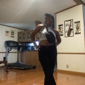 Meet your Posher, Courtney